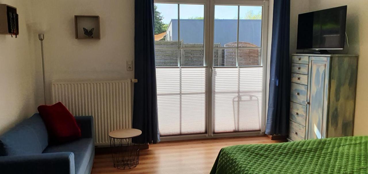 Ferienwohnungen Ruegen-Glueck Lohme Exterior foto