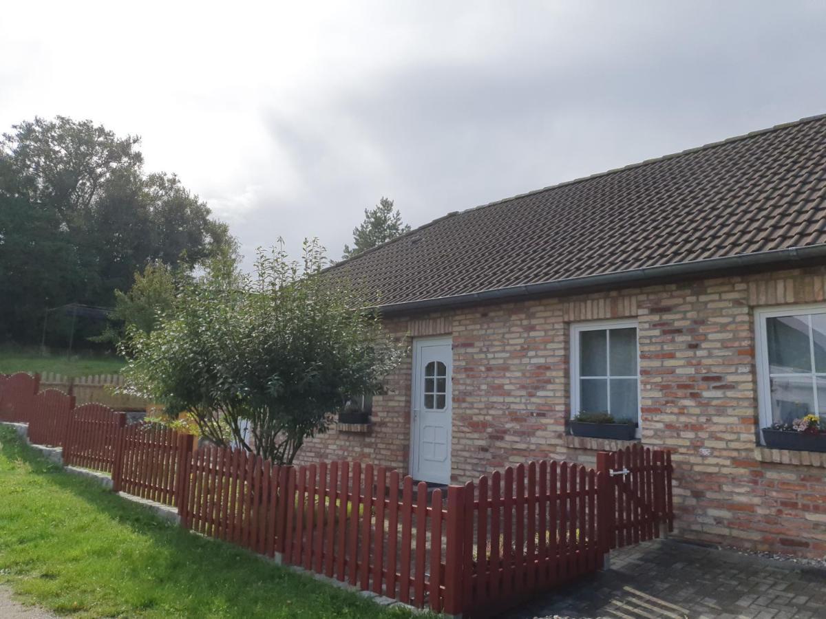Ferienwohnungen Ruegen-Glueck Lohme Exterior foto