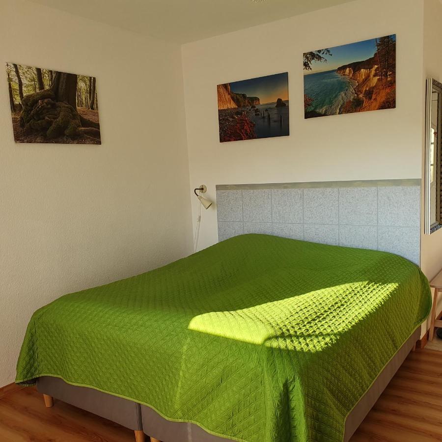 Ferienwohnungen Ruegen-Glueck Lohme Exterior foto